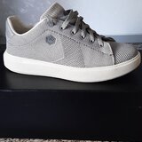 Pantofi sport noi 